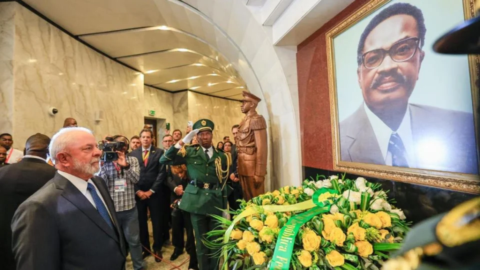 Em Angola, Lula defende campanha mundial contra a desigualdade