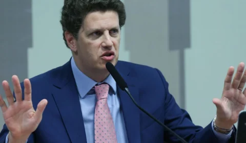 Ricardo Salles, ex-ministro do meio ambiente vira réu em ação que apura contrabando de madeira