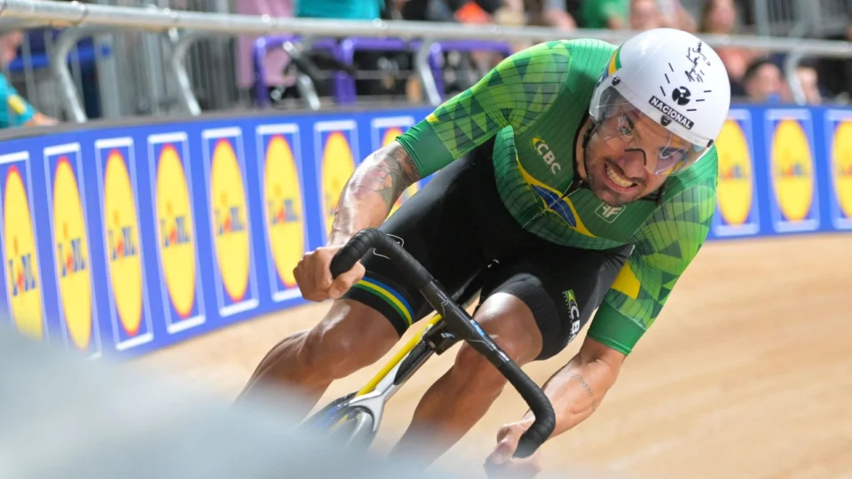 Brasileiro Lauro Chaman é bronze na modalidade de ciclismo paralímpico