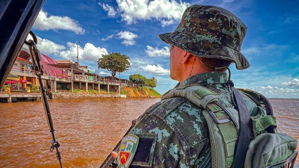 Funcionário e passageiro de barco são presos com cocaína no Amazonas