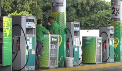 Litro da gasolina chega a R$ 6,80 em postos de combustíveis em Rio Branco