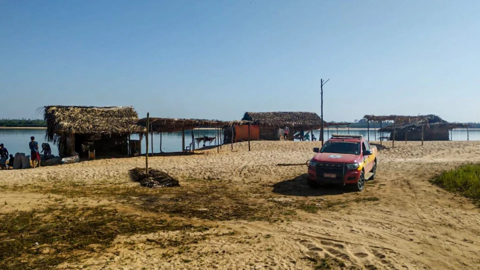 Bombeiros resgatam corpo de vítima de afogamento na praia do engancho-TO