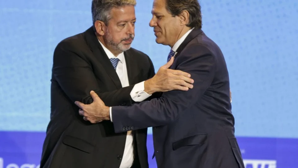 Haddad diz que ‘não há arestas com Lira’ e confia na aprovação do arcabouço