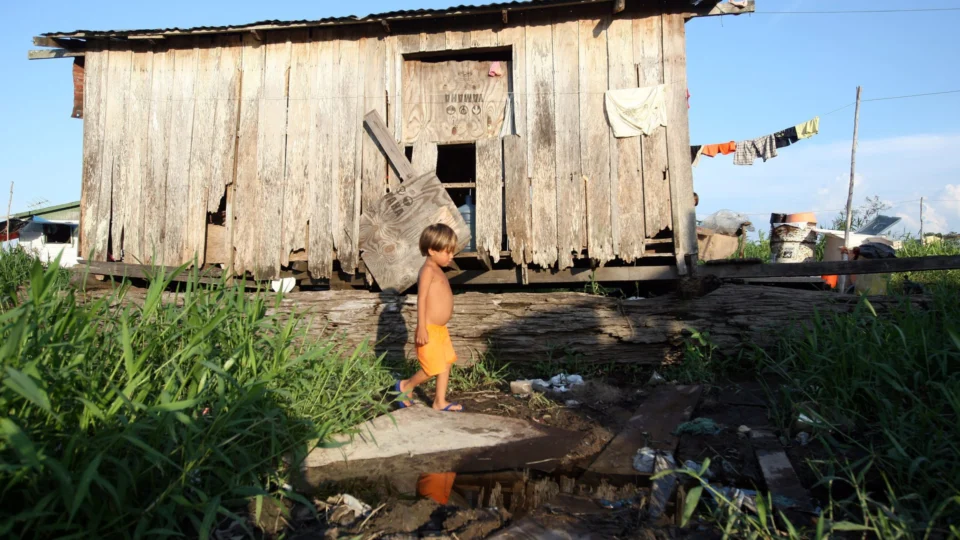 IBGE mostra que 46,2 milhões viviam com algum grau de pobreza no pré-pandemia