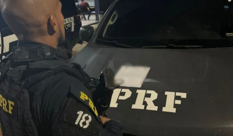 Homem acusado de homicídio é preso na BR 174 em RR