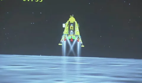 Índia perde contato com sonda que pousou na Lua