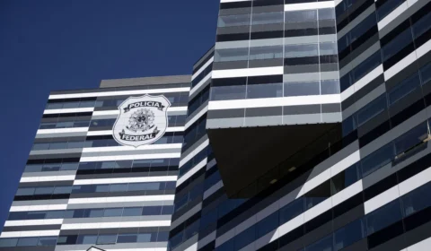 Indícios vistos pela PF indicam que auxiliares de Bolsonaro mentiram sobre joias