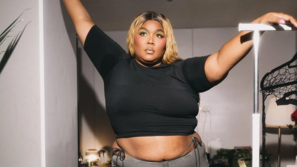 Após acusações de assédio, Lizzo diz que as histórias são “sensacionalistas”