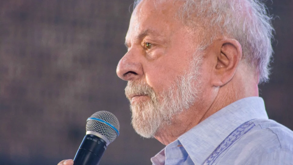 Lula diz que ‘tentaram corromper a PRF para pobre não votar’