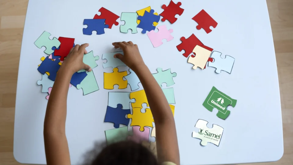 Abril Azul: psicólogo alerta para conscientização sobre o autismo e a luta contra fake news