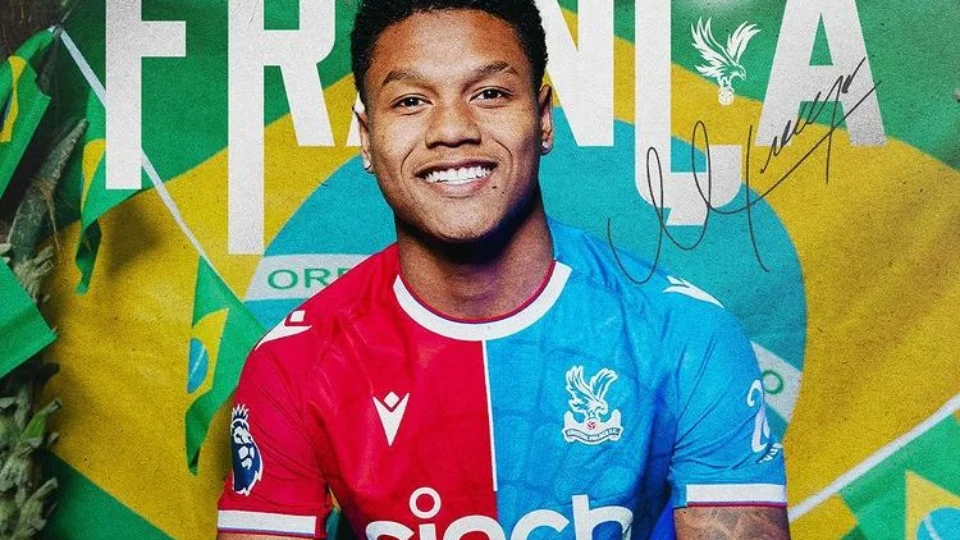 Flamengo oficializa venda de Matheus França para o Crystal Palace