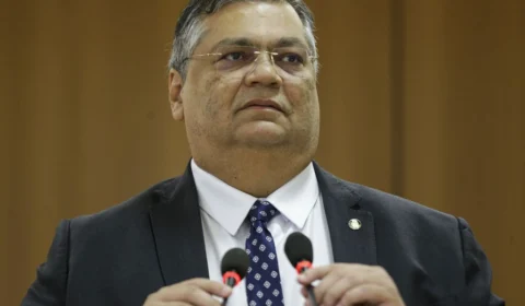 Parlamentares da oposição pedem impeachment do ministro Flávio Dino