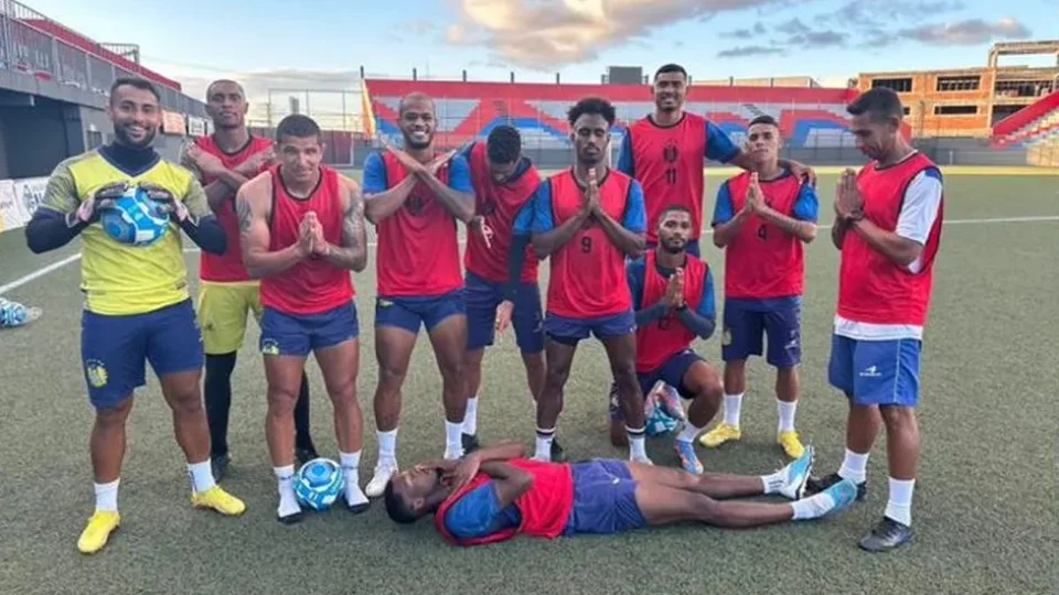 Nacional FC é alvo de críticas após ironizar morte de jogador do BA