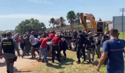 Ocupantes de invasão resistem à reintegração de posse em Rio Branco
