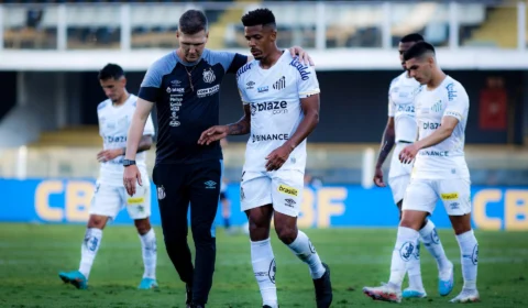Paulo Turra é mais um treinador demitido pelo Santos após 1 vitória em 7 jogos