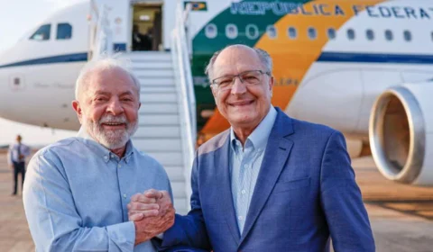 Presidente Lula chega à África do Sul para reunião da cúpula do Brics