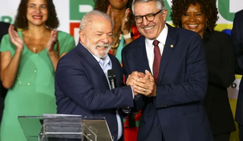 Lula encerra viagem oficial pela África e foca na Reforma Ministerial