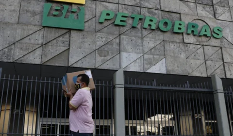 Reajuste é ‘justo’ e política de preços está sendo eficiente, diz Petrobras