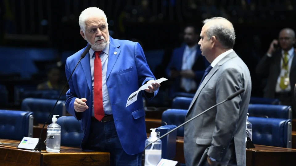 Senado aprova o novo salário mínimo e amplia a faixa de isenção do IR