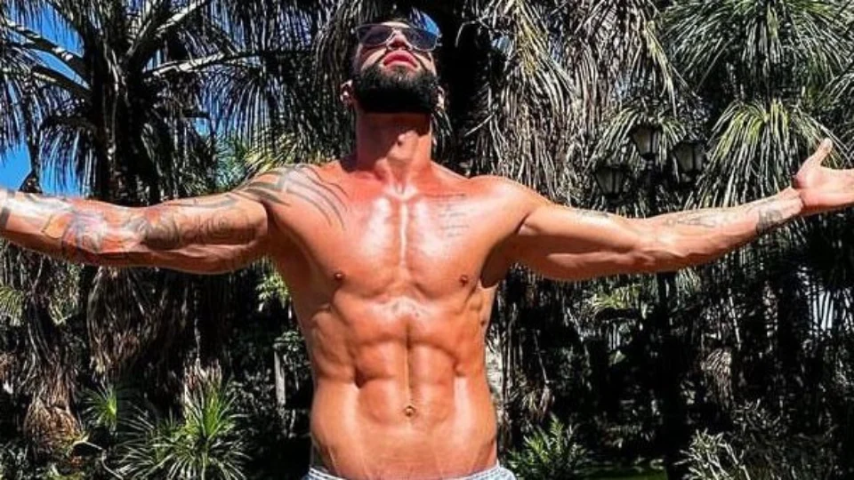 Gusttavo Lima vira motivo de piada após publicar foto do corpo nas redes sociais