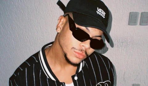 Jessé Aguiar: conheça ex-cantor gospel homossexual que faz sucesso na web