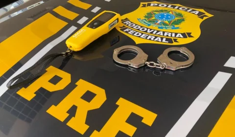 Jovem é preso ao dirigir caminhão sob efeito de álcool na BR 153, em Guaraí-TO