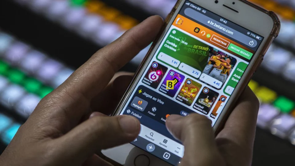 Operação Jogada Ensaiada cumpre mandados em casas de jogadores e dirigentes