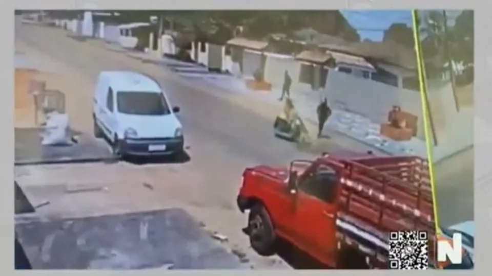 VÍDEO: Dupla Armada assalta homem em Boa Vista