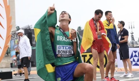 Marcha atlética: Caio Bonfim bate recorde nacional e conquista o bronze