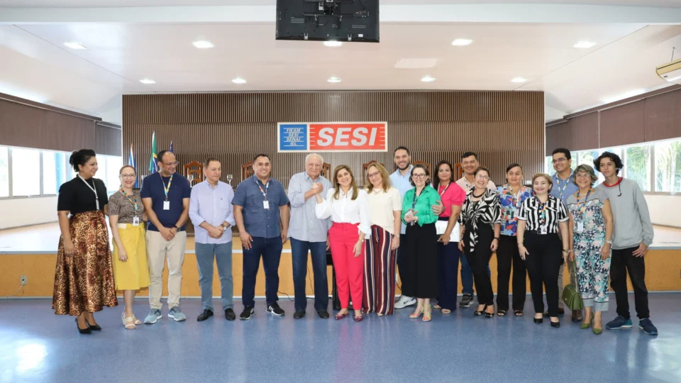 Pais denunciam falha em convênio escolar entre Sesi e Semed em Manaus