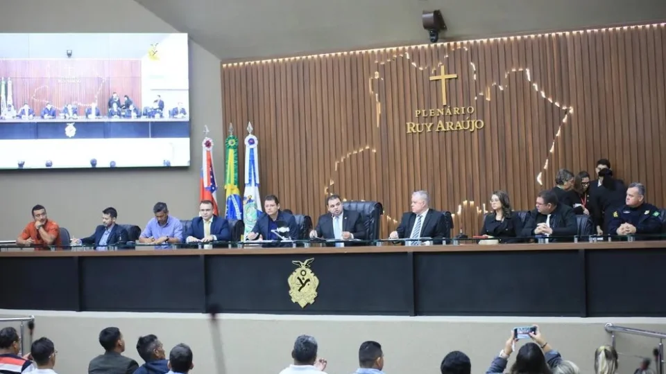 Linguagem neutra: deputados proíbem uso em instituições educacionais no AM