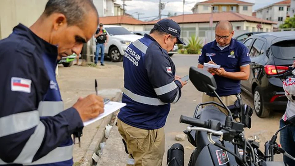 Fiscalização do Detran-AM autua 139 veículos adulterados em Manaus