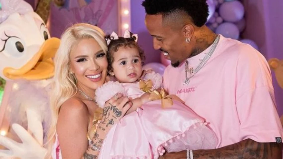 Motorista confirma romance entre Éder Militão e Karoline Lima; veja