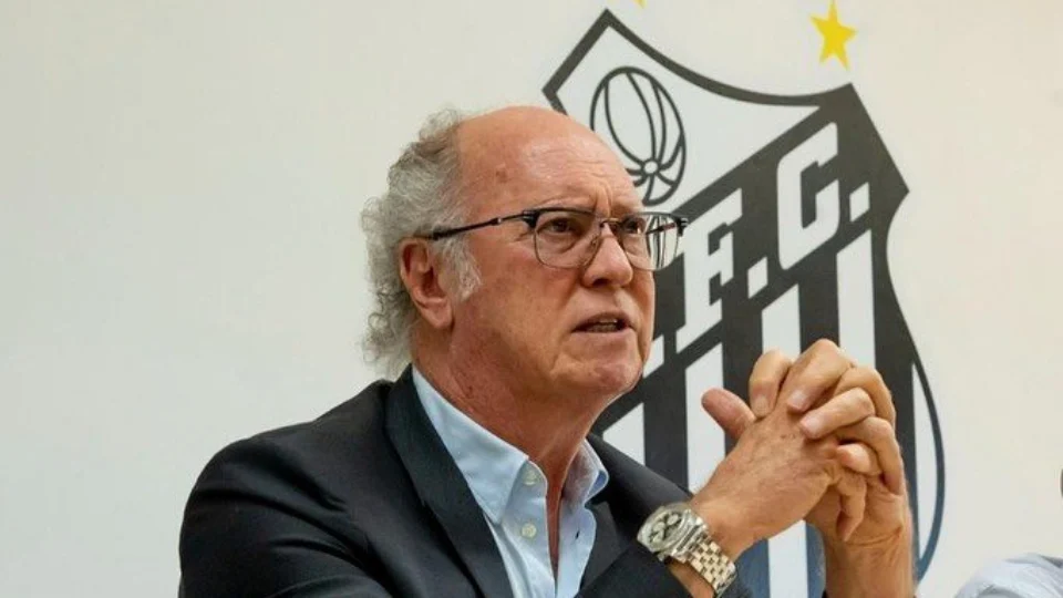 Advogada diz que Falcão encostou genital mais de uma vez no braço de funcionária de hotel