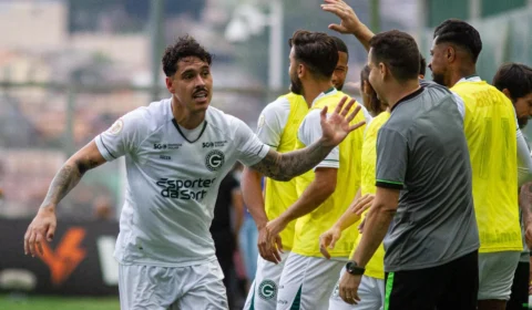 Brasileirão 2023: Goiás vence América-MG fora de casa e chega ao 5º jogo sem derrota