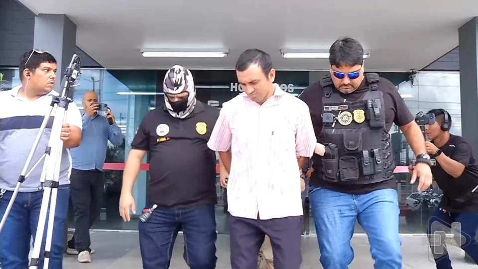 VÍDEO: homem é preso suspeito de atear fogo na casa da sogra em Manaus