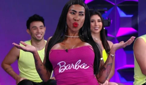Inês Brasil faz topless em programa do SBT e choca Patrícia Abravanel