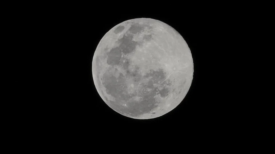 ‘Lua Azul’ estará visível para todo o mundo nesta quarta-feira, 30
