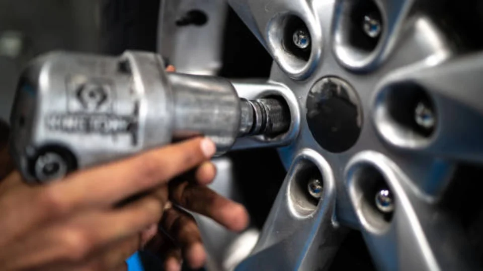 Dia do Mecânico: frases para enviar em homenagem hoje (20/12)