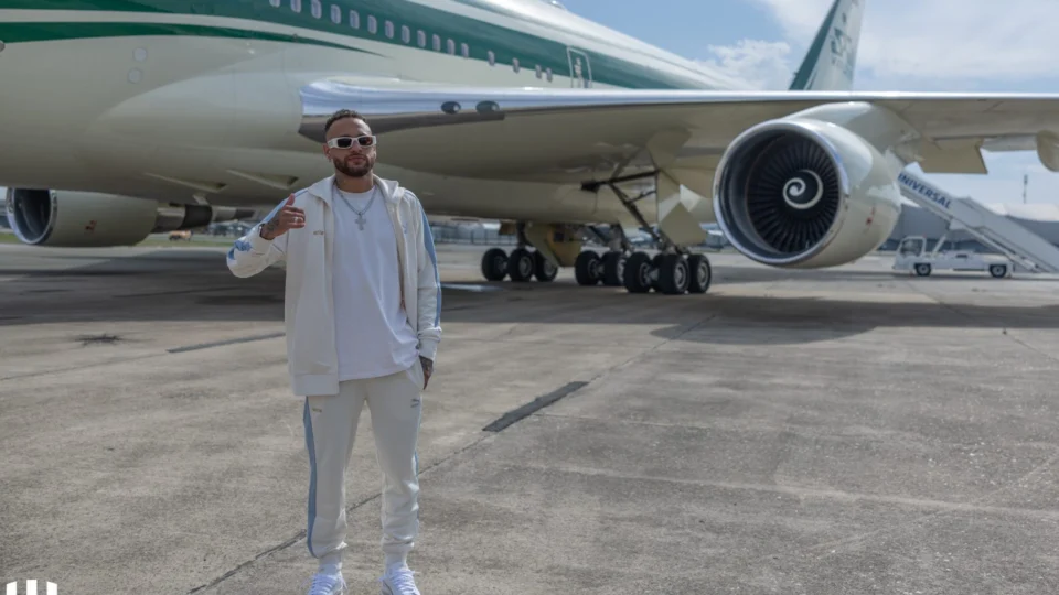 Neymar está a caminho da nova casa para ser apresentado no Al-Hilal