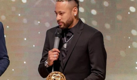 Neymar informa PSG que quer deixar o clube neste mês, diz jornal francês