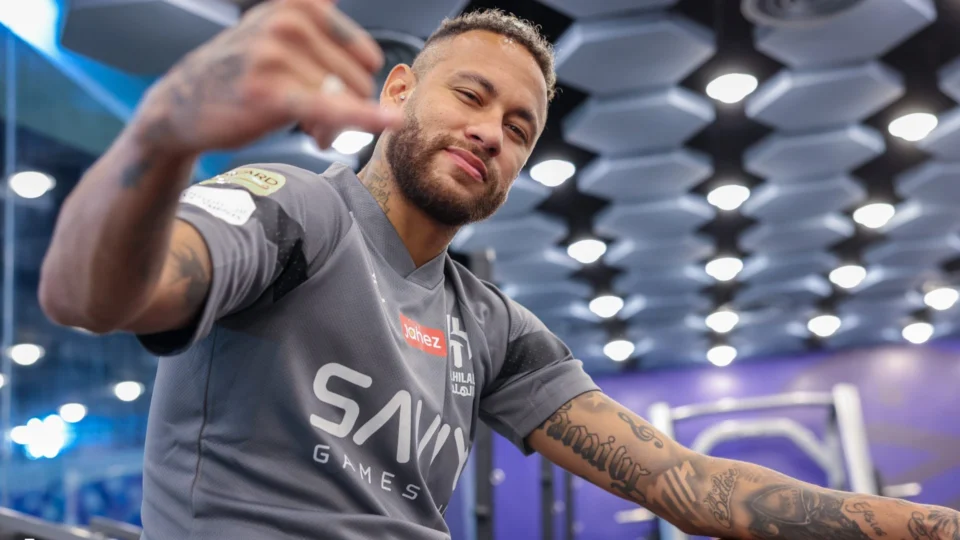 Al-Hilal: Neymar trata de duas lesões na coxa e deve estrear daqui a um mês