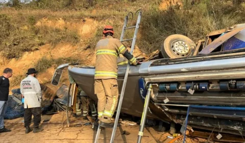 Ônibus que tombou com torcedores do Corinthians estava irregular, diz ANTT