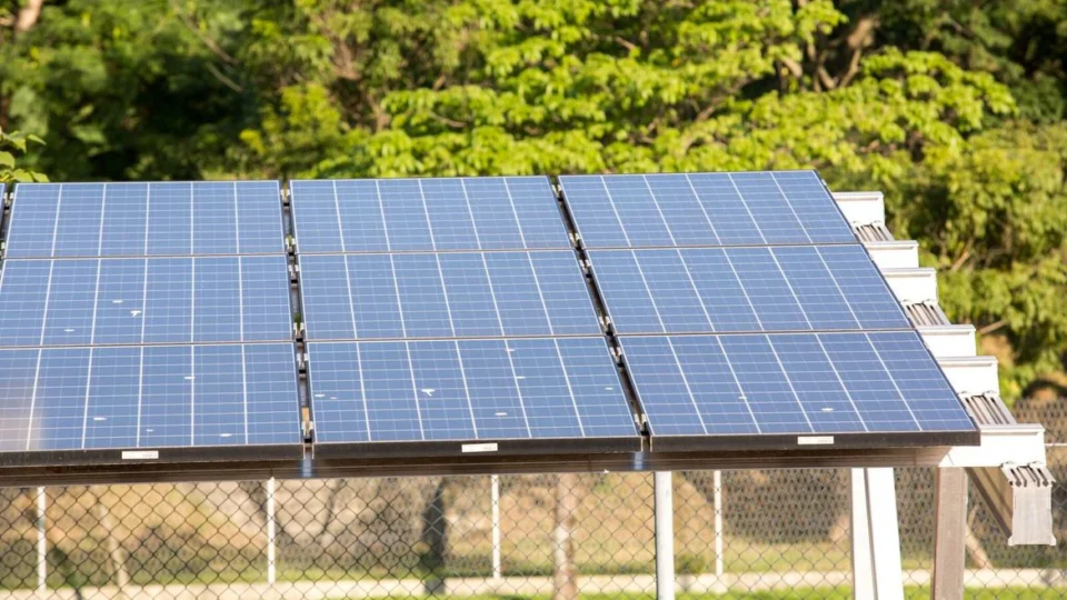 Energia solar recebeu investimentos de R$ 59,6 bi em 2023