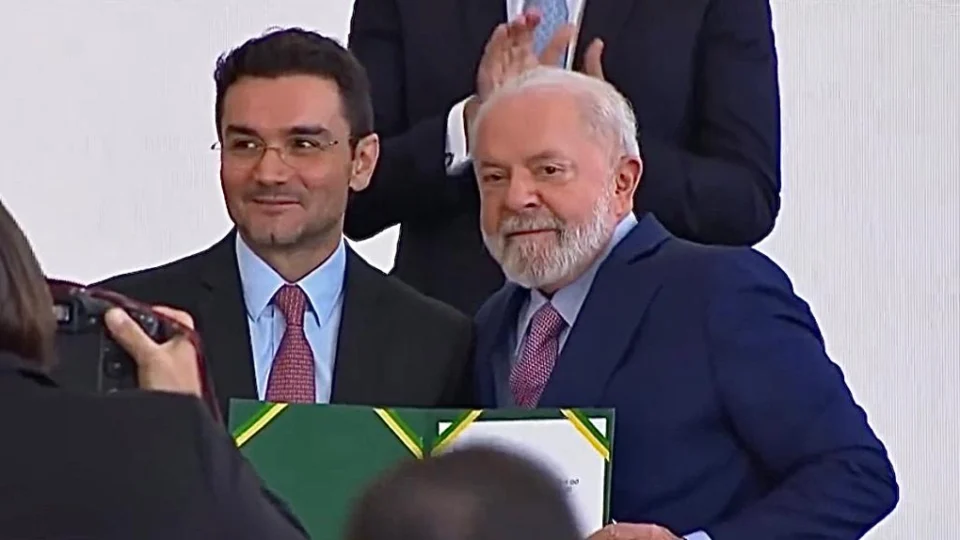 Ministro do turismo toma posse, e Wilson Lima agenda apresentação de novo programa para o estado