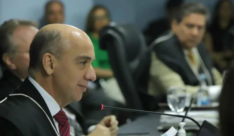 TCE-AM prorroga por mais dois anos validade de concurso público