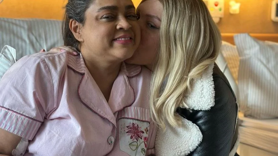 Veja vídeo do encontro emocionante de Simony e Preta Gil em hospital