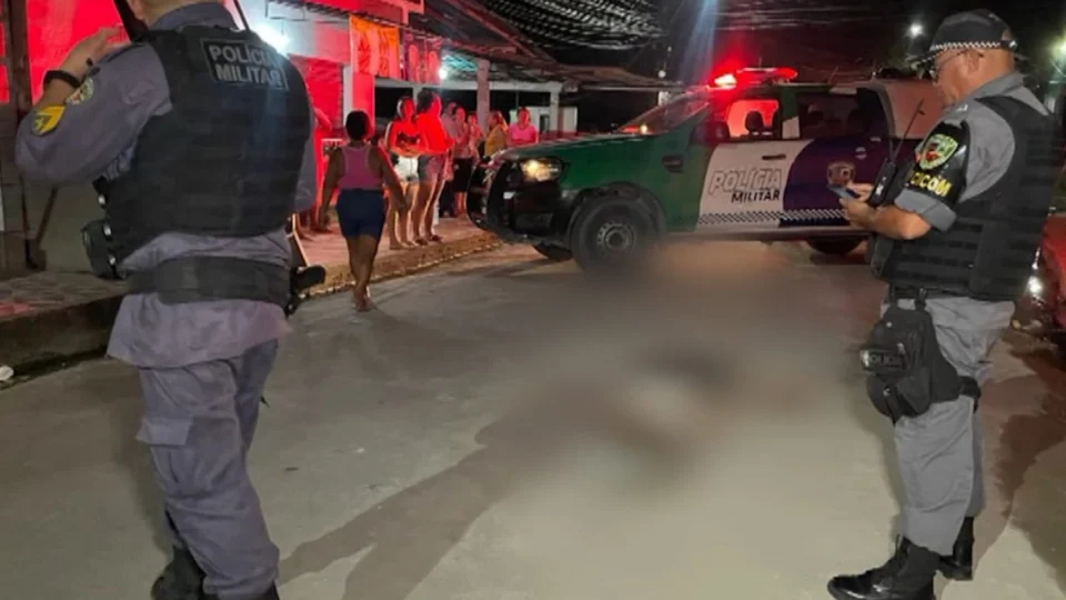VÍDEO: suspeitos matam homem com tiros na cabeça na Zona Leste de Manaus