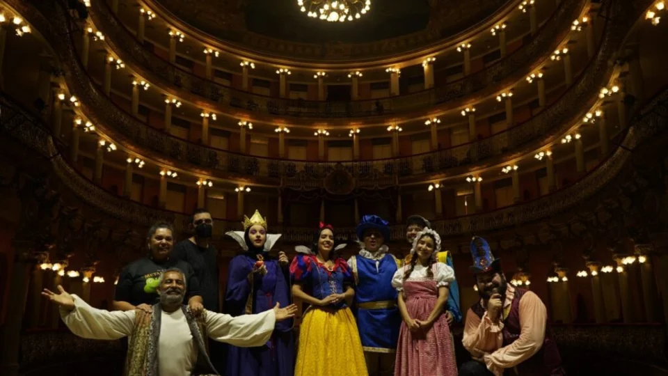 Teatro Amazonas recebe o clássico conto da ‘Branca de Neve’ neste domingo, 20
