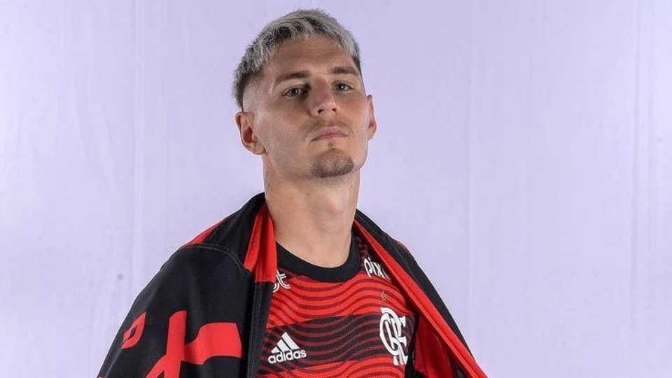 Flamengo: Varela tem nariz fraturado após soco de Gerson durante briga